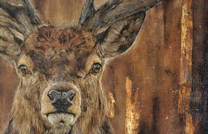 Cerf dans une forêt en feu, œuvre symbolique intitulée "L’Écho du Chaos".