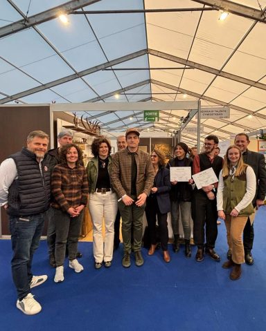 Photo de groupe lors de la remise des prix FICIF avec Anne Marguet, Stephan Alsac et les autres participants.